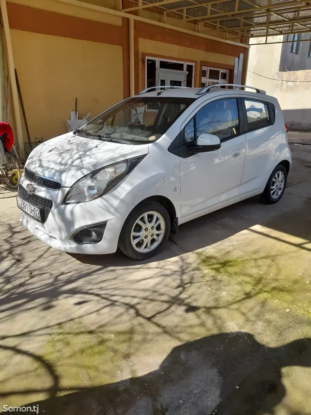 Chevrolet Spark 2014 · 1.1 AT