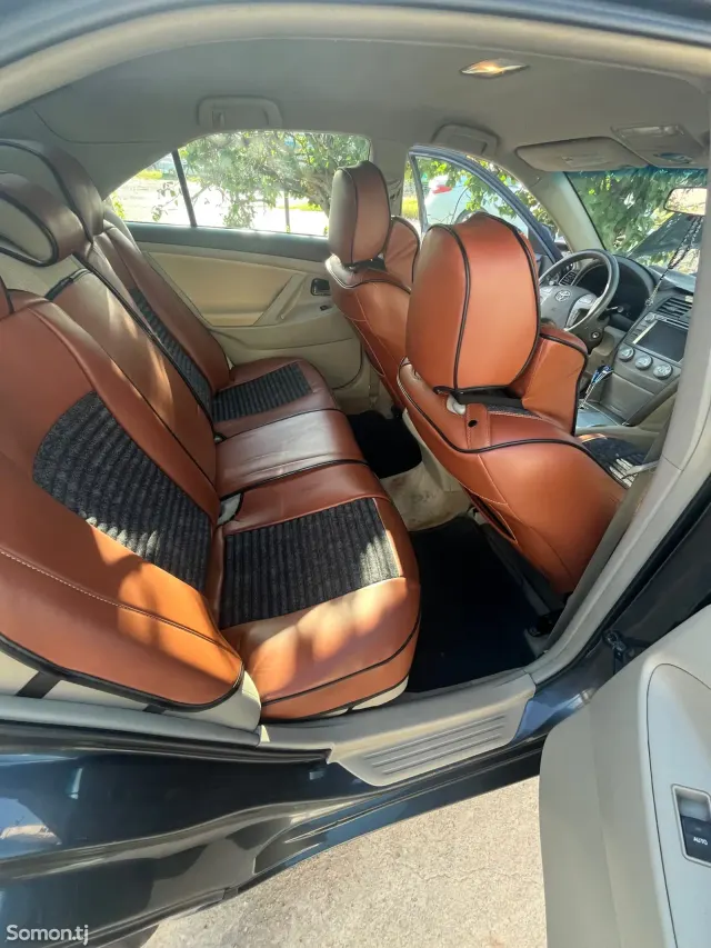 Toyota Camry 2011 · 2.5 AT