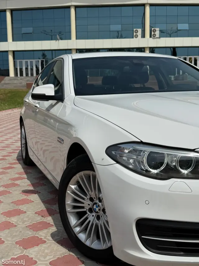 BMW 5 series 2015 · 2.0 AT