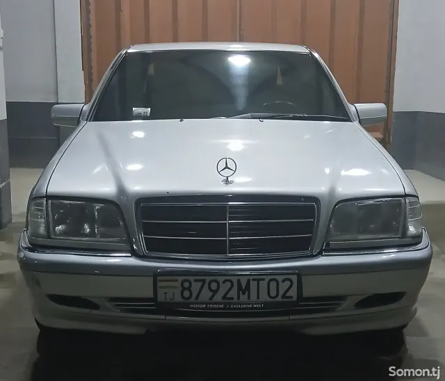 Mercedes-Benz C class 2000 · 2.0 MT