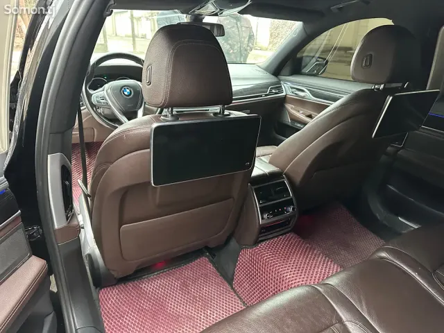 BMW 7 series 2017 · 3.0 AT