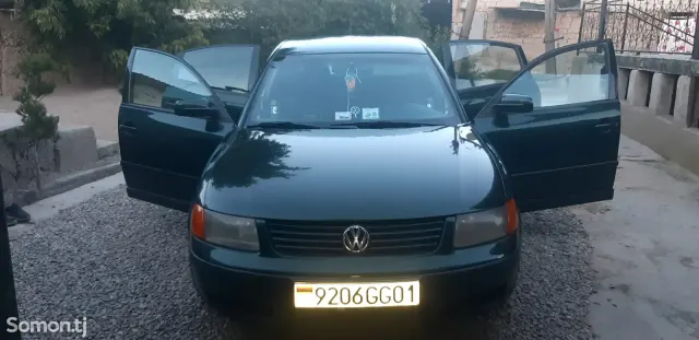 Volkswagen Passat 1998 · 1.8 MT