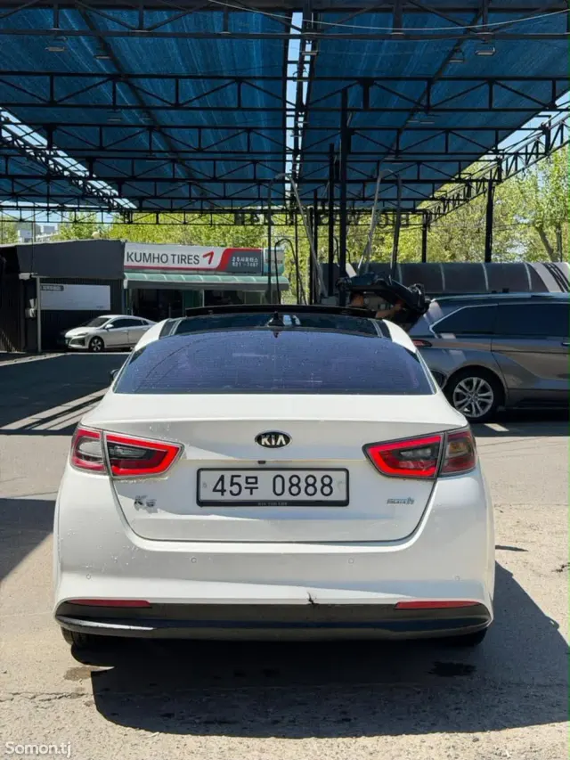 Kia K5 2015 · 2.0 AT