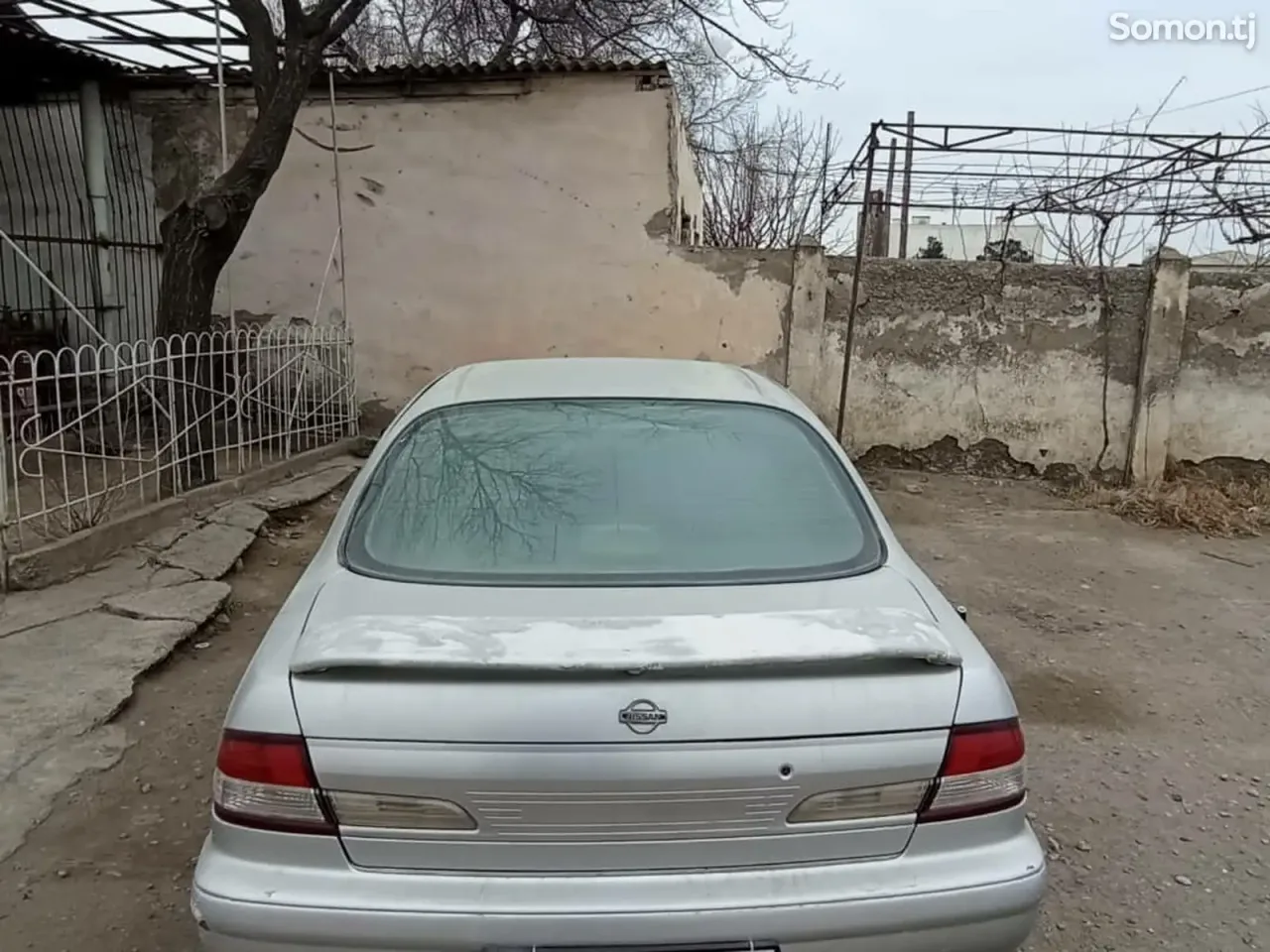 Nissan Maxima 1997 · 2.0 AT