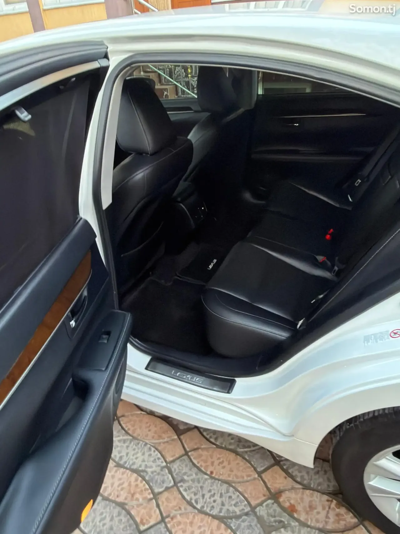 Lexus ES series 2015 · 2.5 AT