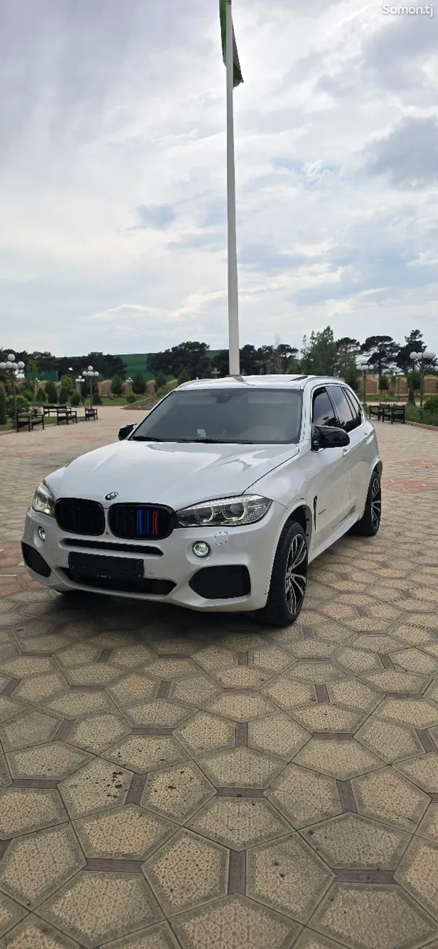 BMW X5 2015 · 3.0 AT