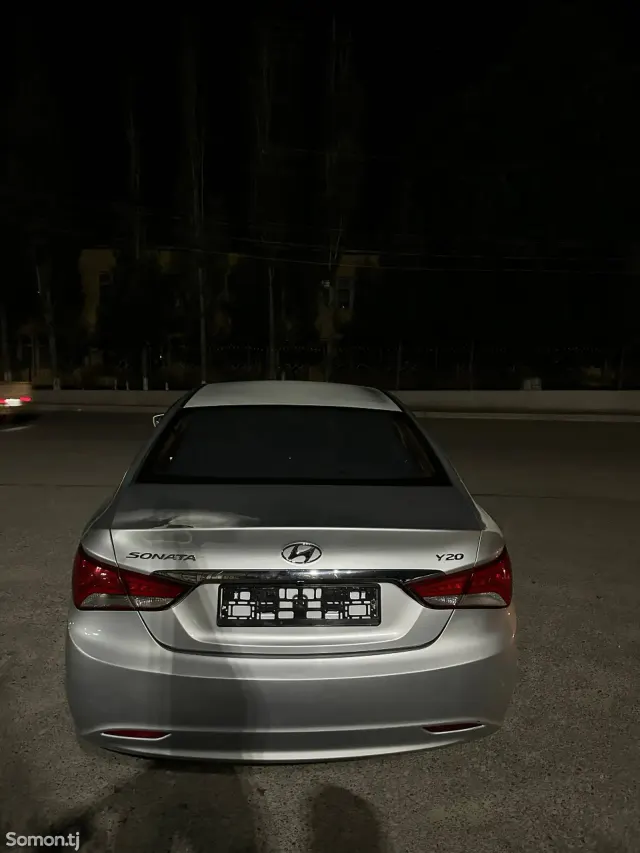 Hyundai Sonata 2010 · 2.0 AT