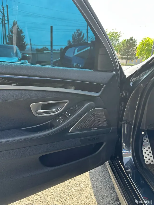 BMW 5 series 2012 · 2.0 AT