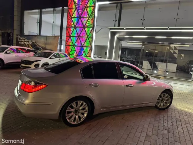 Hyundai Genesis 2008 · 3.8 AT