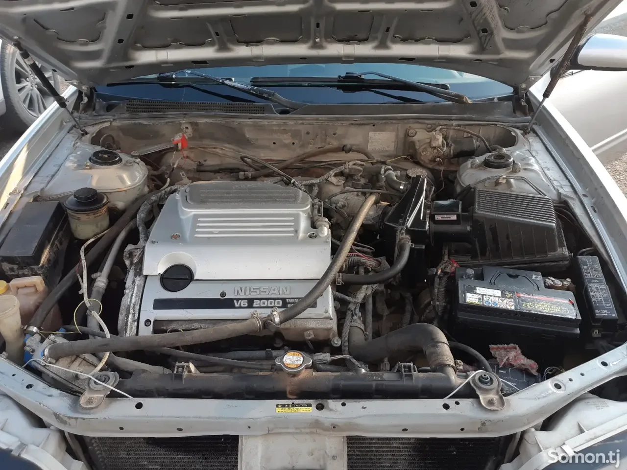 Nissan Cefiro 1995 · 2.0 MT