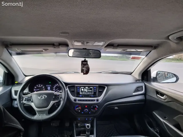 Hyundai Accent 2018 · 1.6 AT