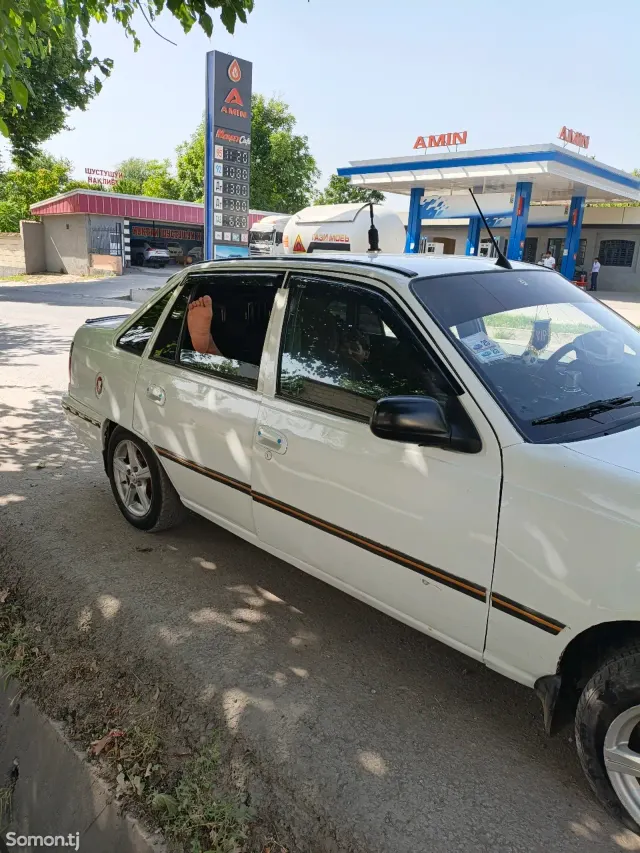 Daewoo Nexia 1994 · 1.6 MT