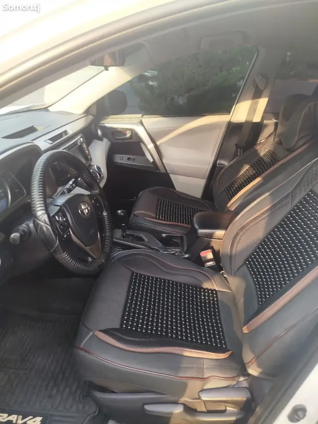 Toyota RAV 4 2013 · 2.5 AT