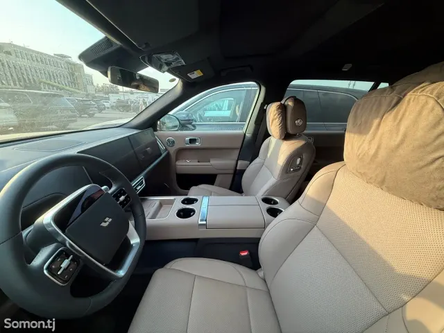 Li Auto (Lixiang) L9 2025 · 1.5 AT