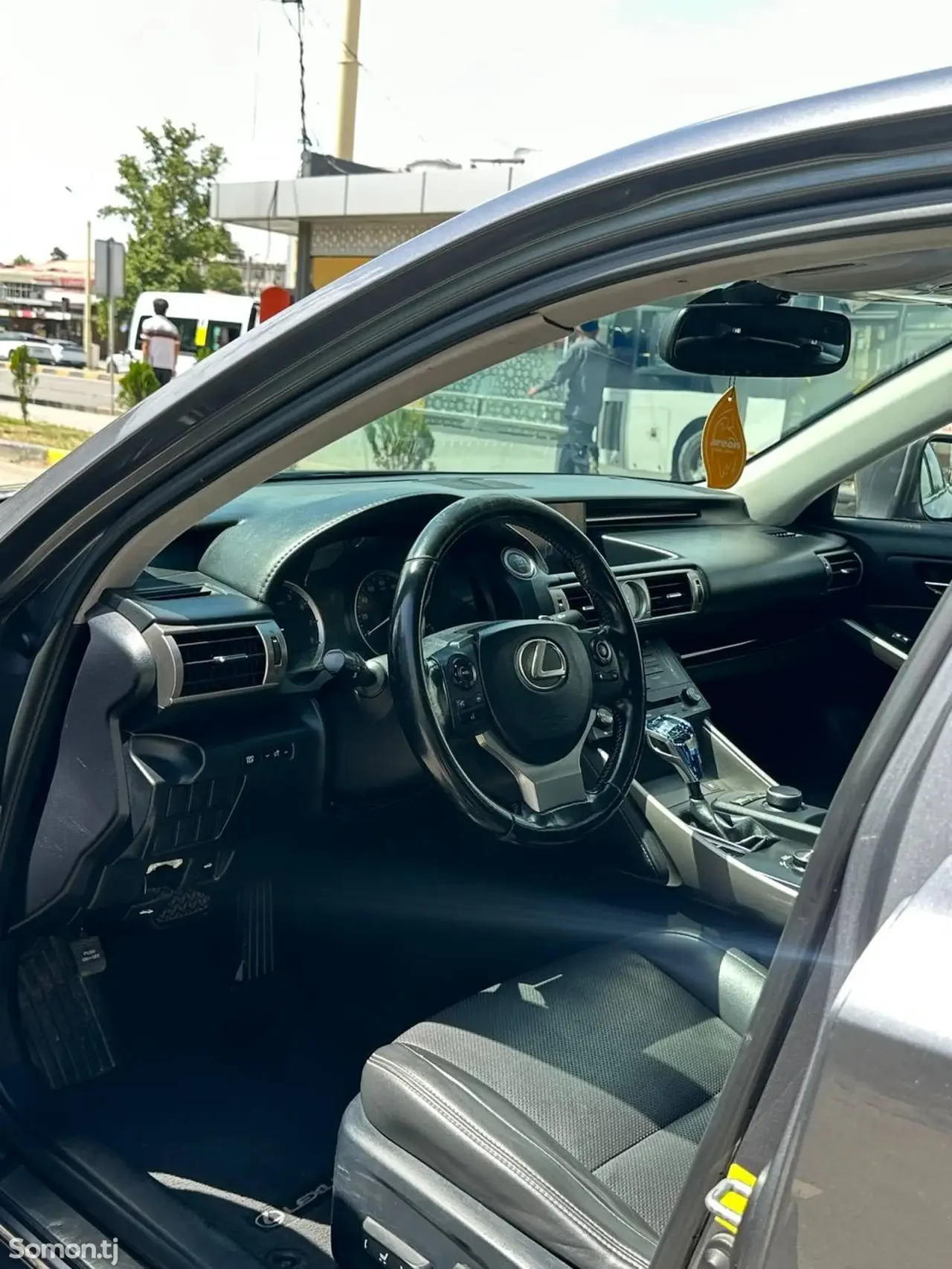 Lexus IS series 2015 · 2.5 AT