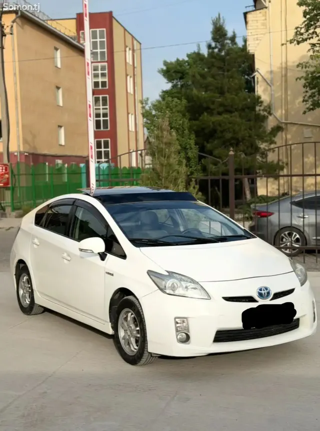 Toyota Prius 2010 · 1.8 CVT