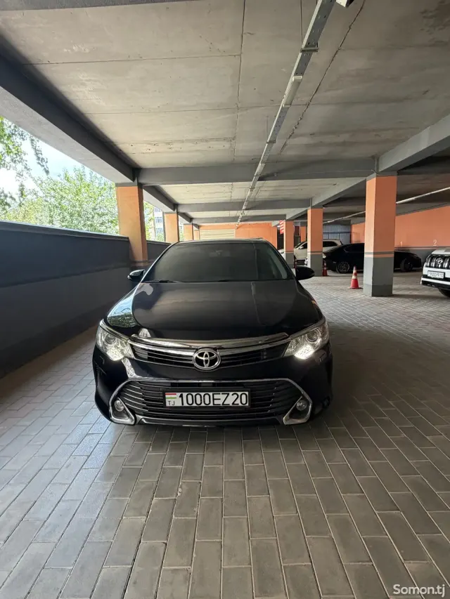 Toyota Camry 2015 · 2.5 AT