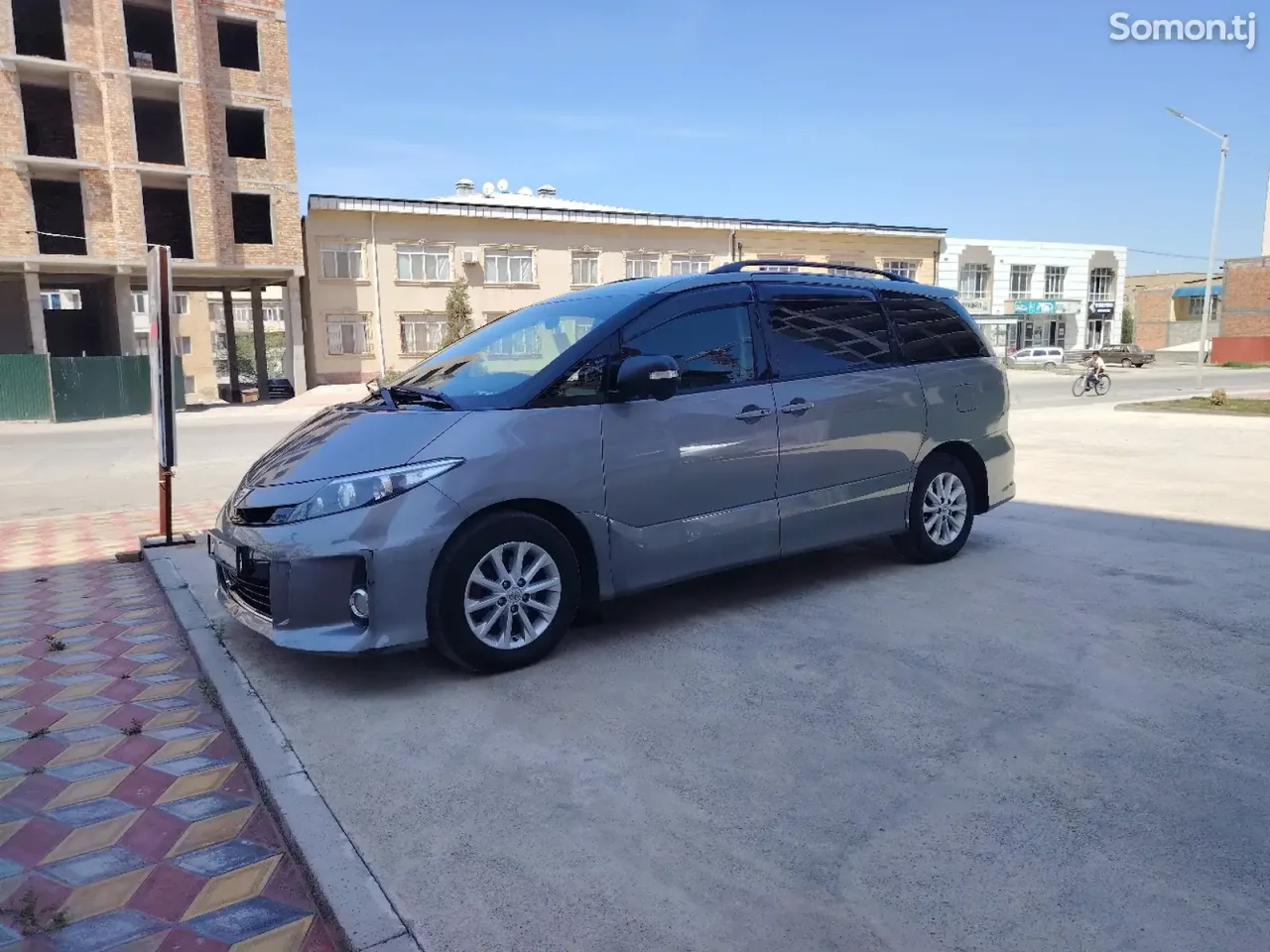Toyota Estima 2015 · 2.4 CVT