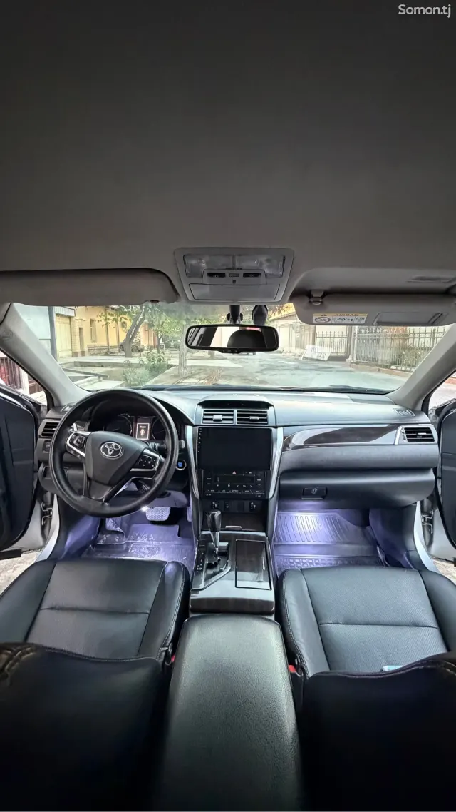 Toyota Camry 2016 · 2.0 AT