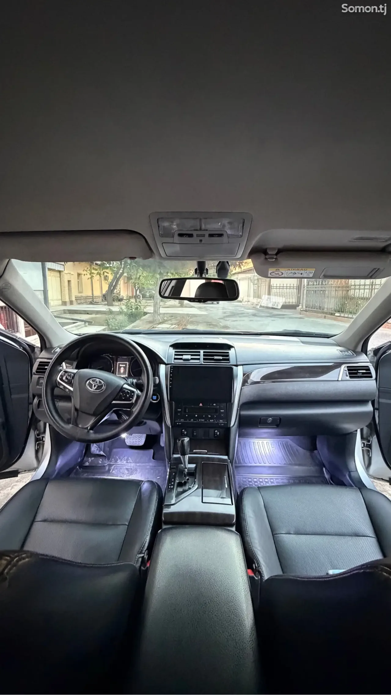 Toyota Camry 2016 · 2.0 AT