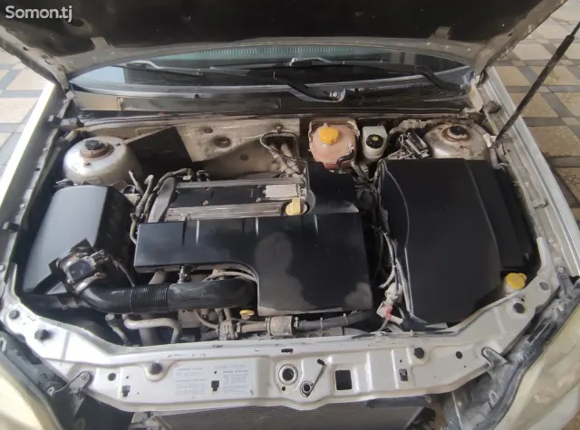 Opel Vectra C 2003 · 2.2 MT