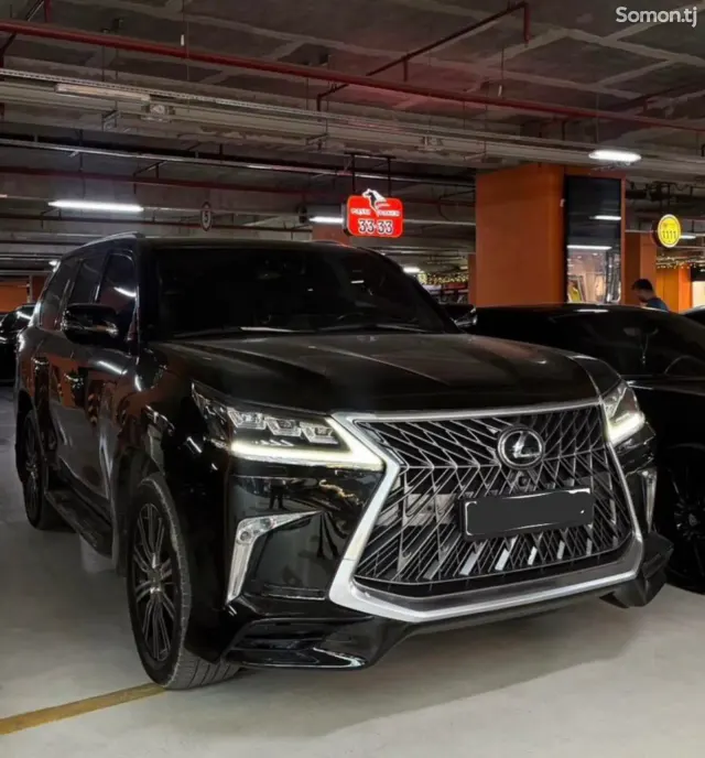Lexus LX series 2018 · 5.7 AT