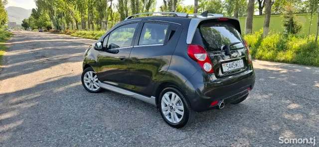 Chevrolet Spark 2014 · 1.1 AT