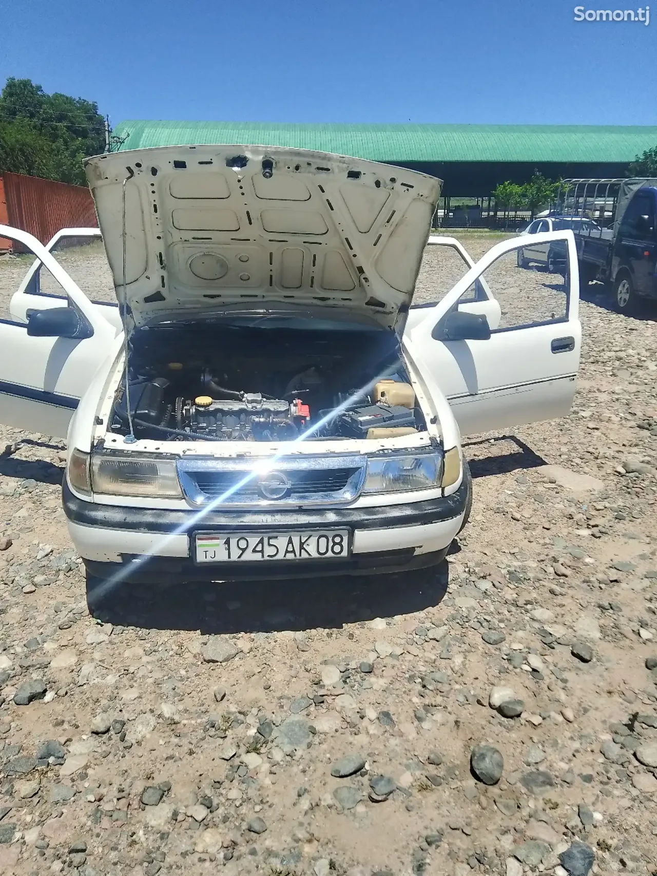 Opel Vectra A 1992 · 1.8 MT