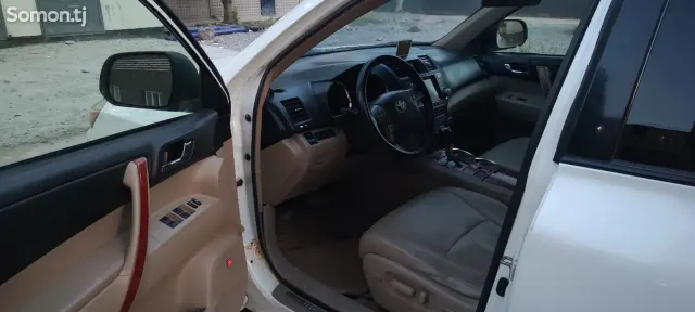 Toyota Highlander 2010 · 3.5 AT