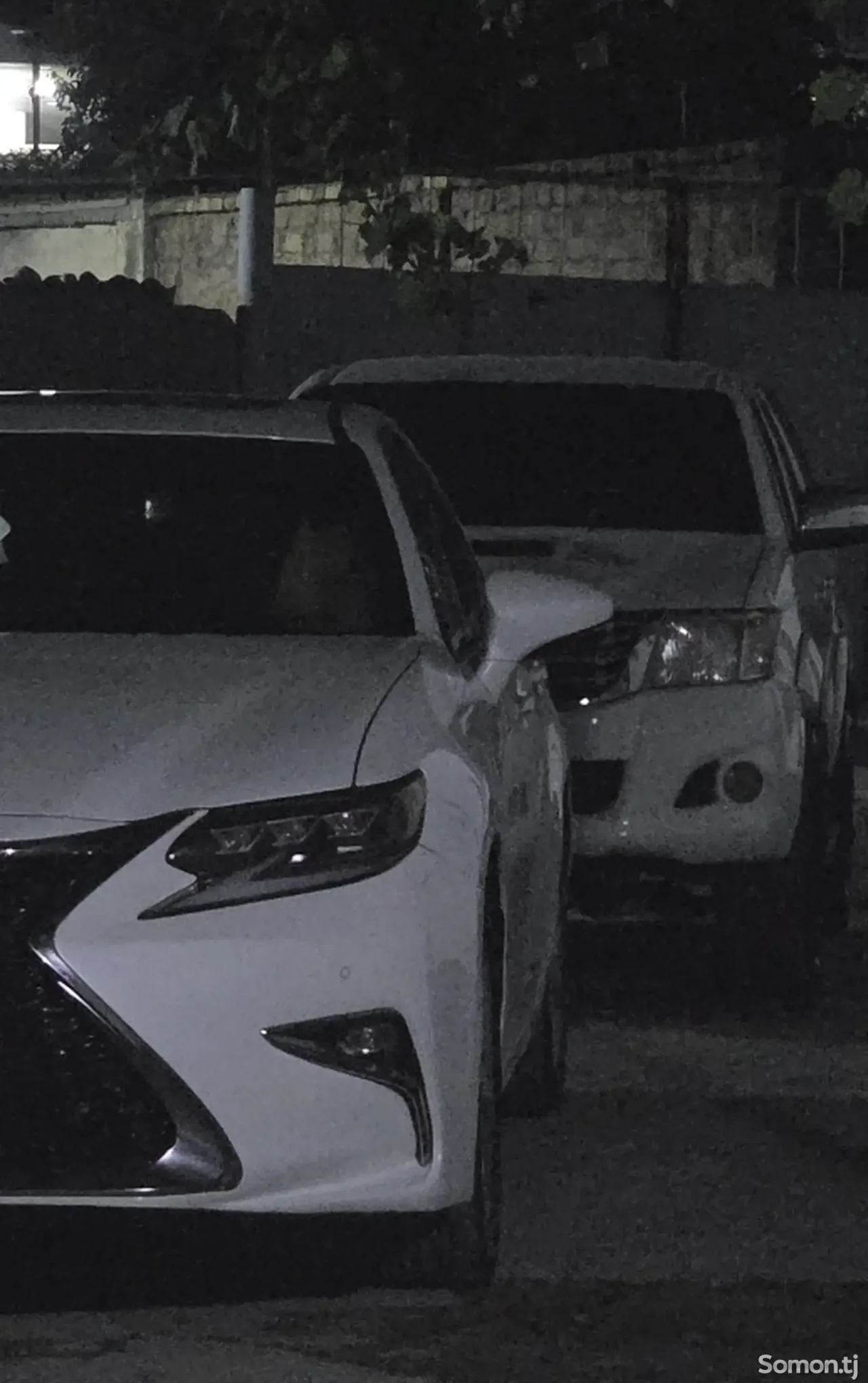 Lexus ES series 2013 · 2.5 AT
