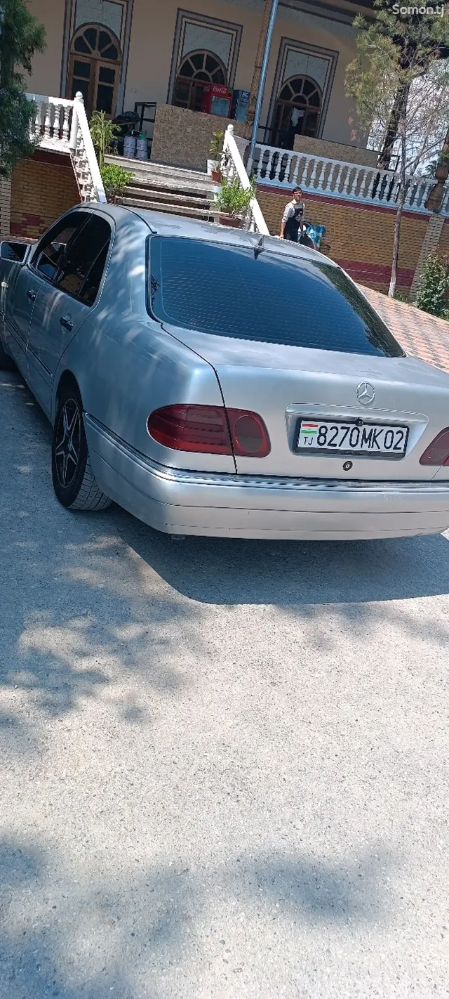 Mercedes-Benz E class 1998 · 2.0 MT