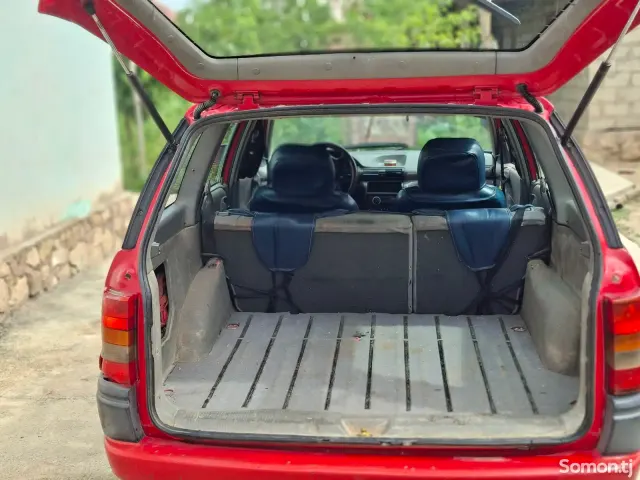 Opel Astra F 1995 · 1.6 MT