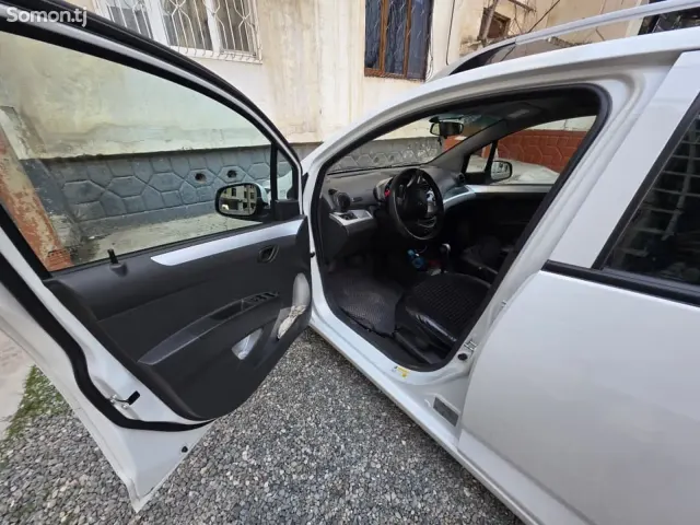 Chevrolet Spark 2017 · 1.1 AT