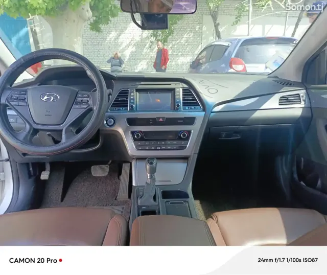 Hyundai Sonata 2015 · 2.0 AT