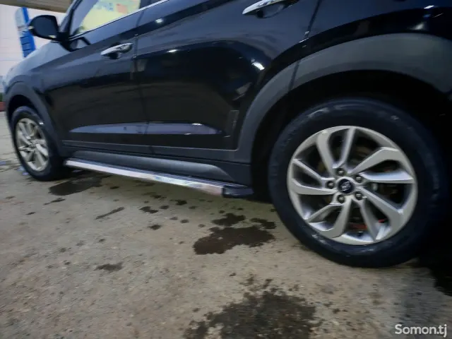 Hyundai Tucson 2015 · 1.6 AT