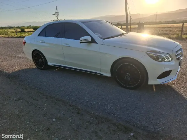 Mercedes-Benz E class 2014 · 3.5 AT