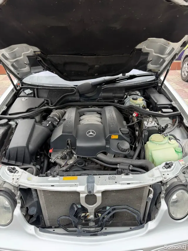 Mercedes-Benz E class 2001 · 2.4 AT