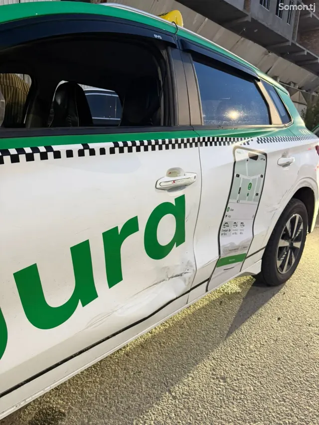 BYD E2 2024 · AT