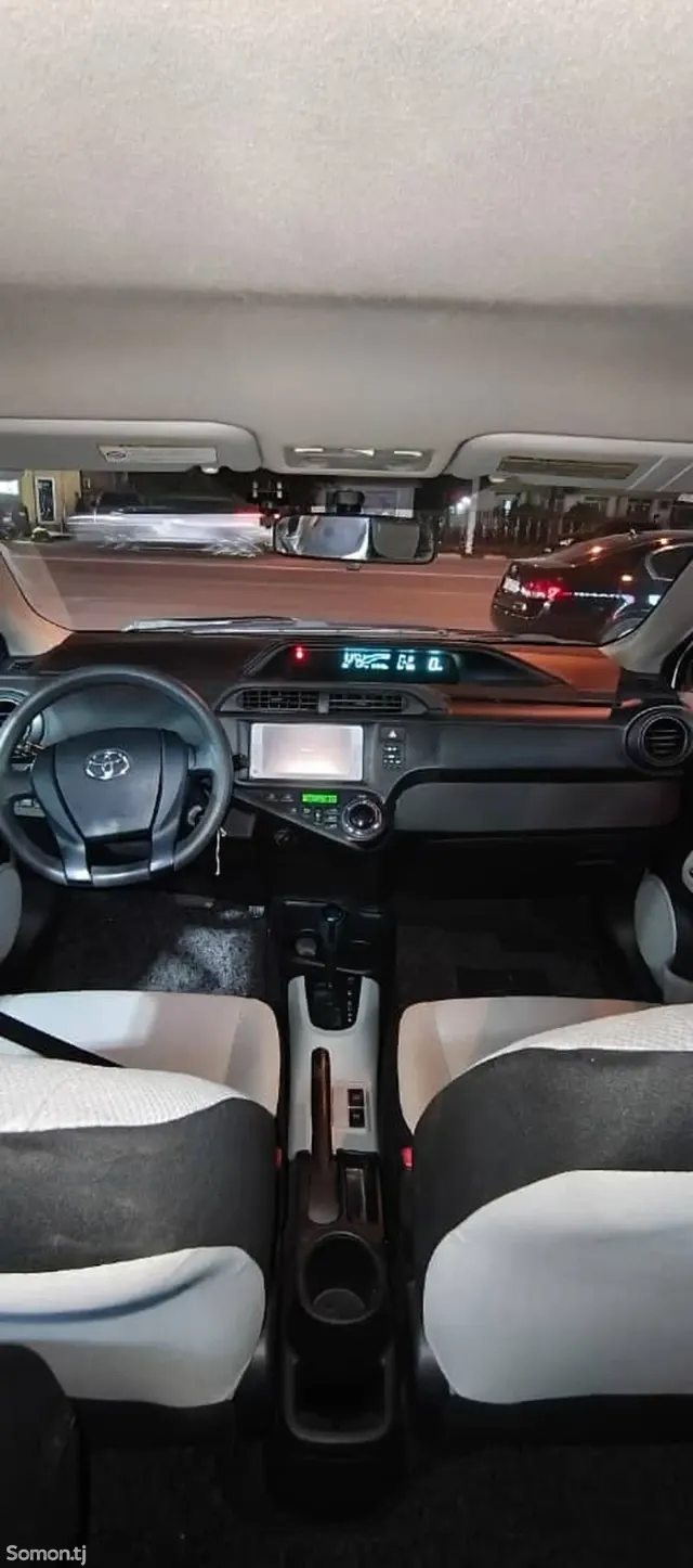 Toyota Aqua 2014 · 1.5 AT
