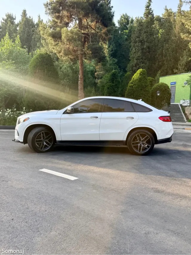 Mercedes-Benz GLE class 2017 · 3.0 AT