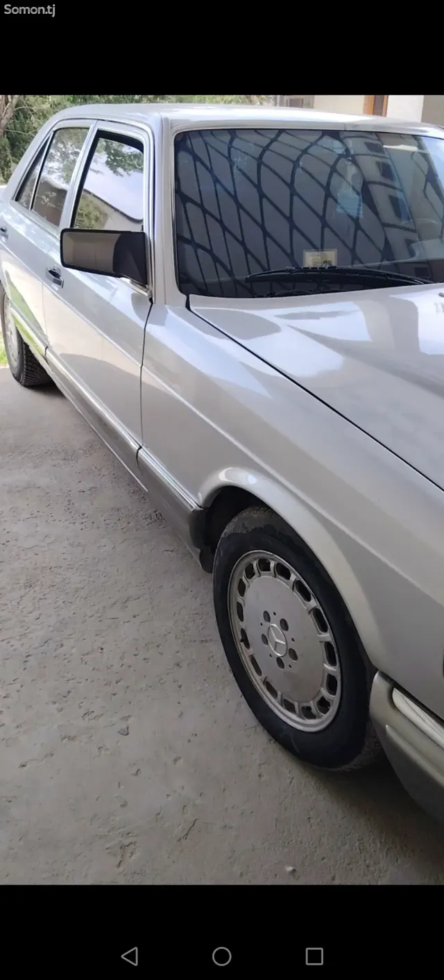 Mercedes-Benz W124 1988 · 3.5 AT