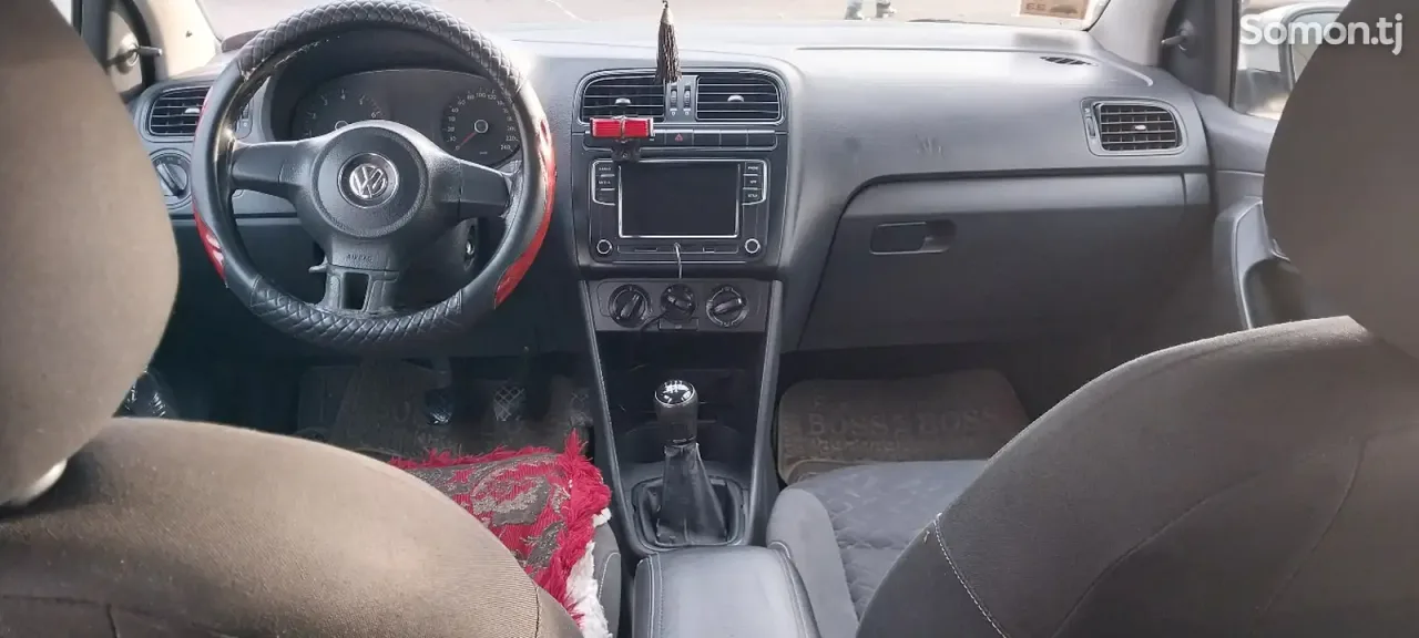 Volkswagen Polo 2014 · 1.6 MT
