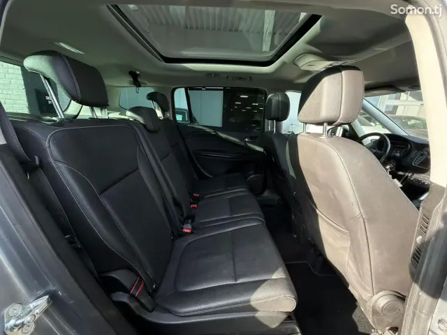 Opel Zafira 2018 · 1.4 MT