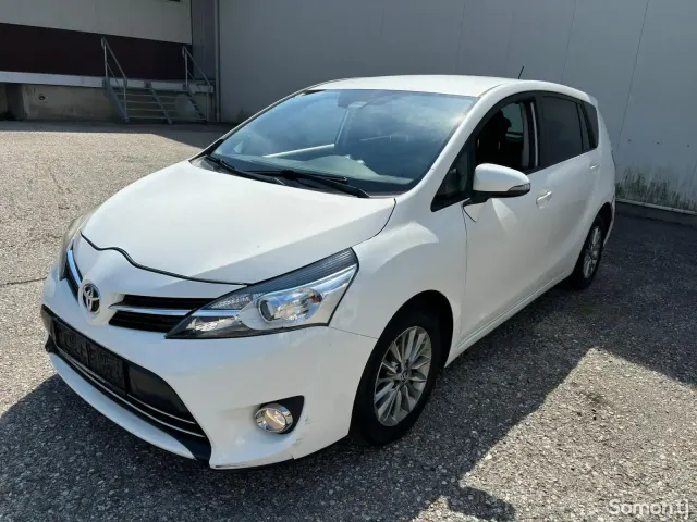 Toyota Verso 2016 · 1.6 MT