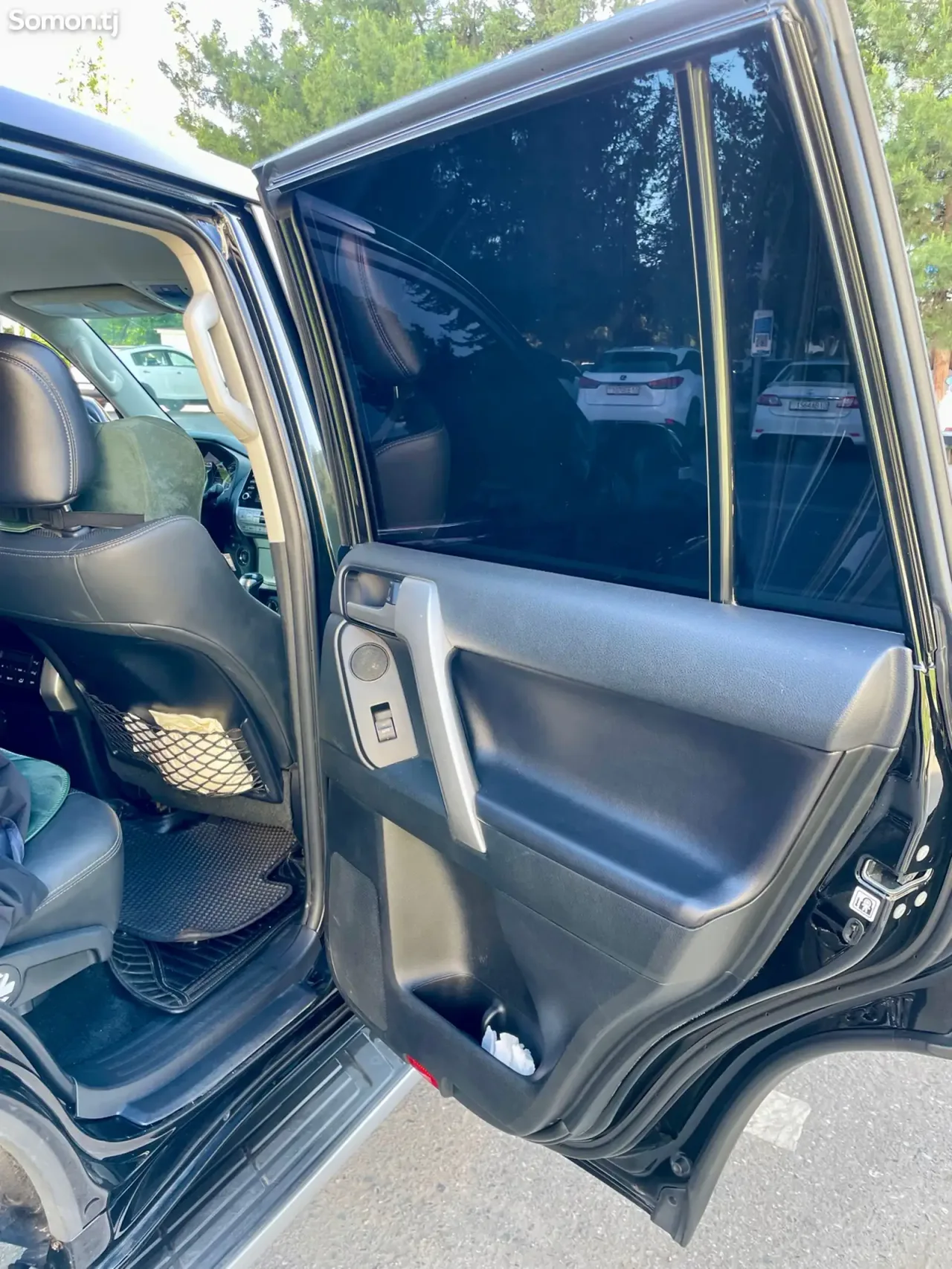 Toyota Land Cruiser Prado 2022 · 2.8 AT
