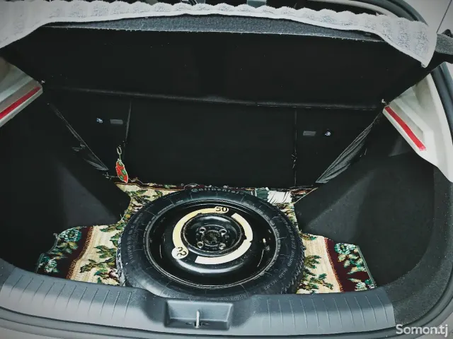 BYD E2 2025 · AT
