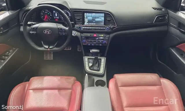 Hyundai Elantra 2017 · 2.0 AT