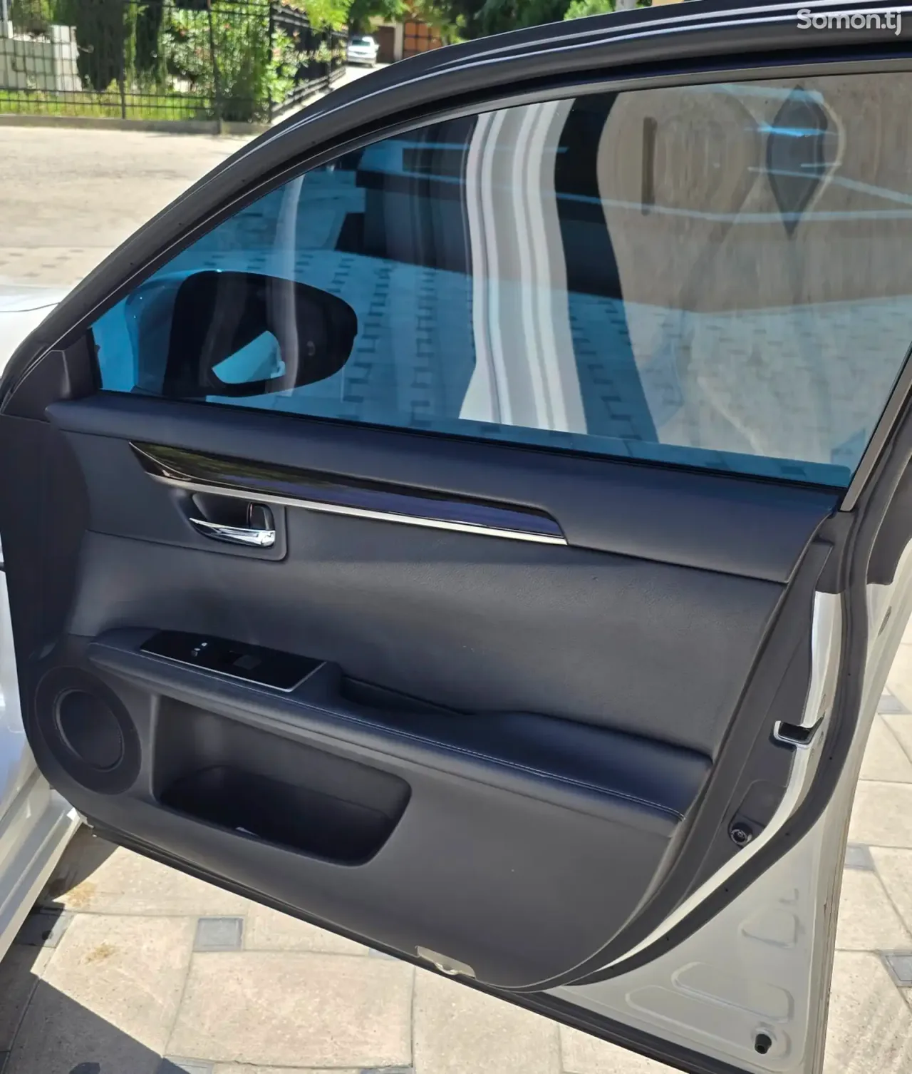 Lexus ES series 2016 · 2.5 AT
