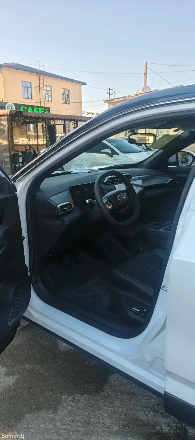 Dongfeng L7 2025 · AT