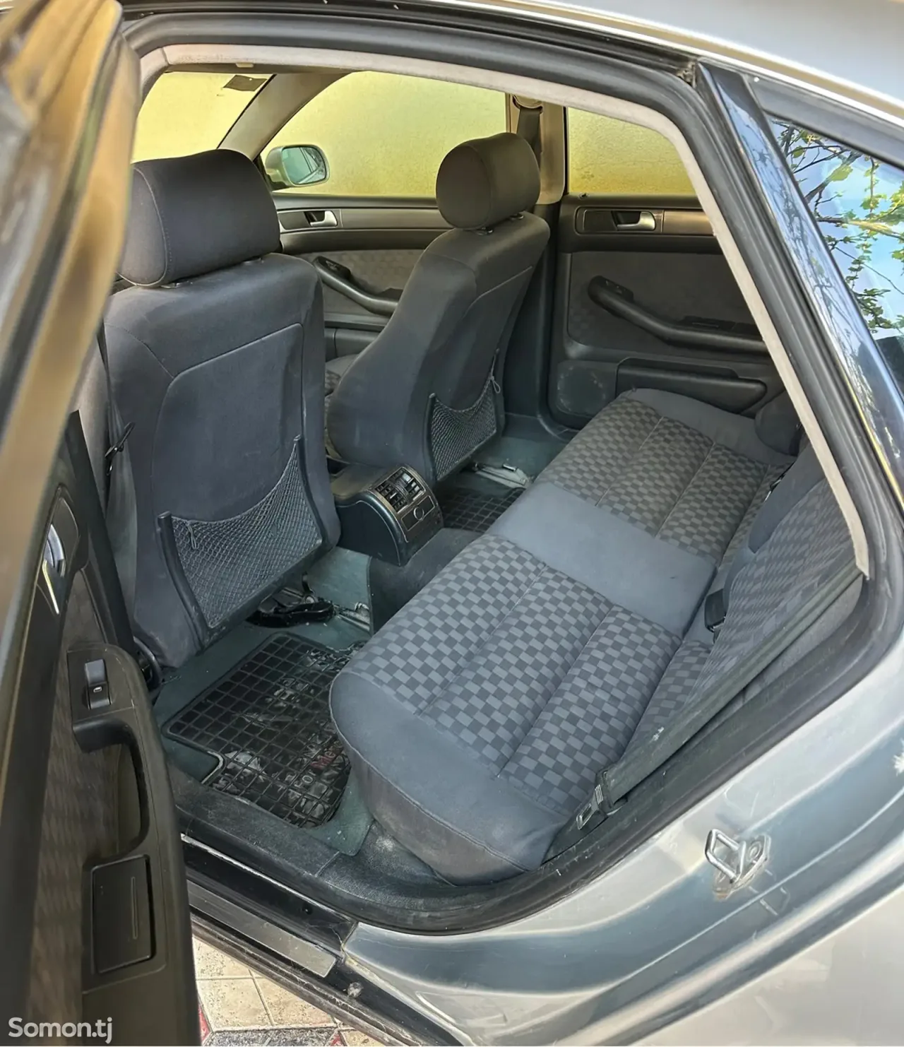 Audi A6 1998 · 2.2 MT